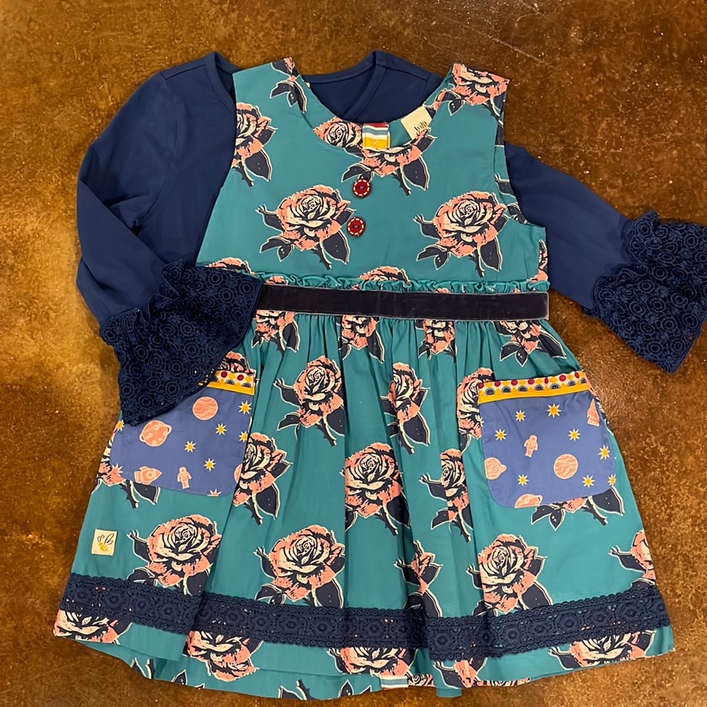 Wildflowers Tunic and Layering Shirt set; size 8. Excellent pre-owned condition.